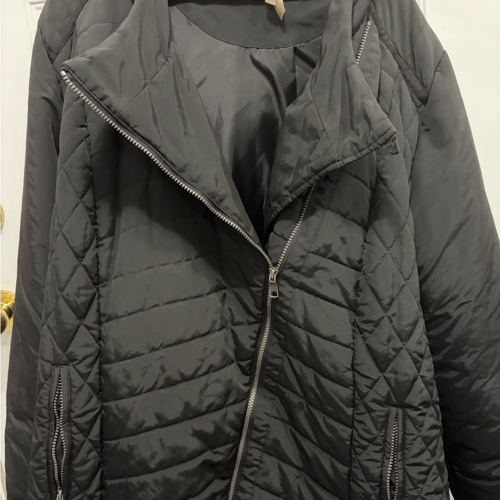 Vince Women's Black Puffer Jacket